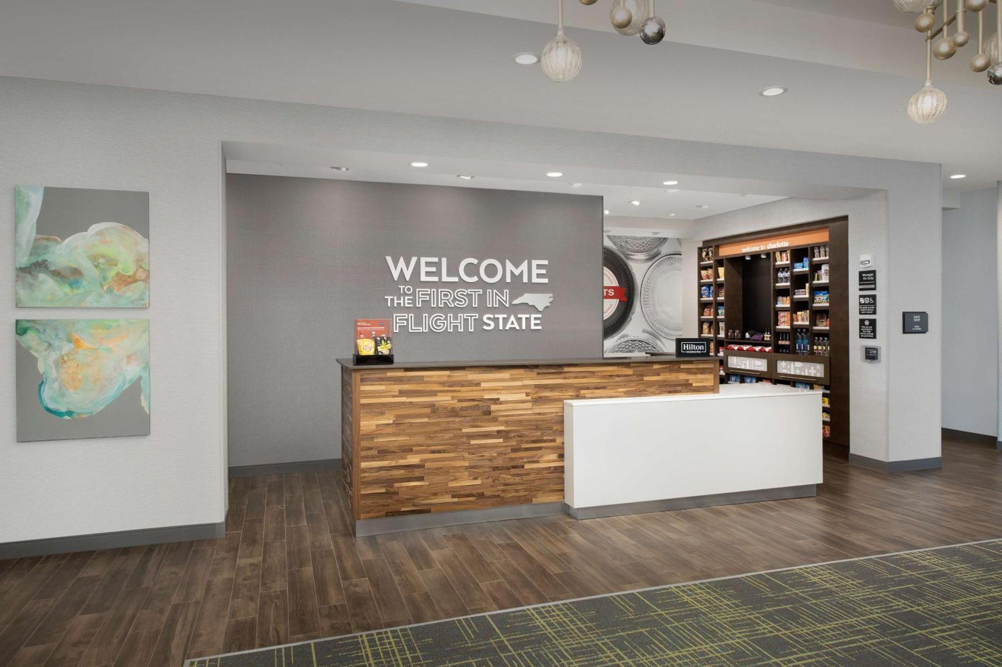 Hampton Inn & Suites Charlotte Airport Lake Pointe Bagian luar foto