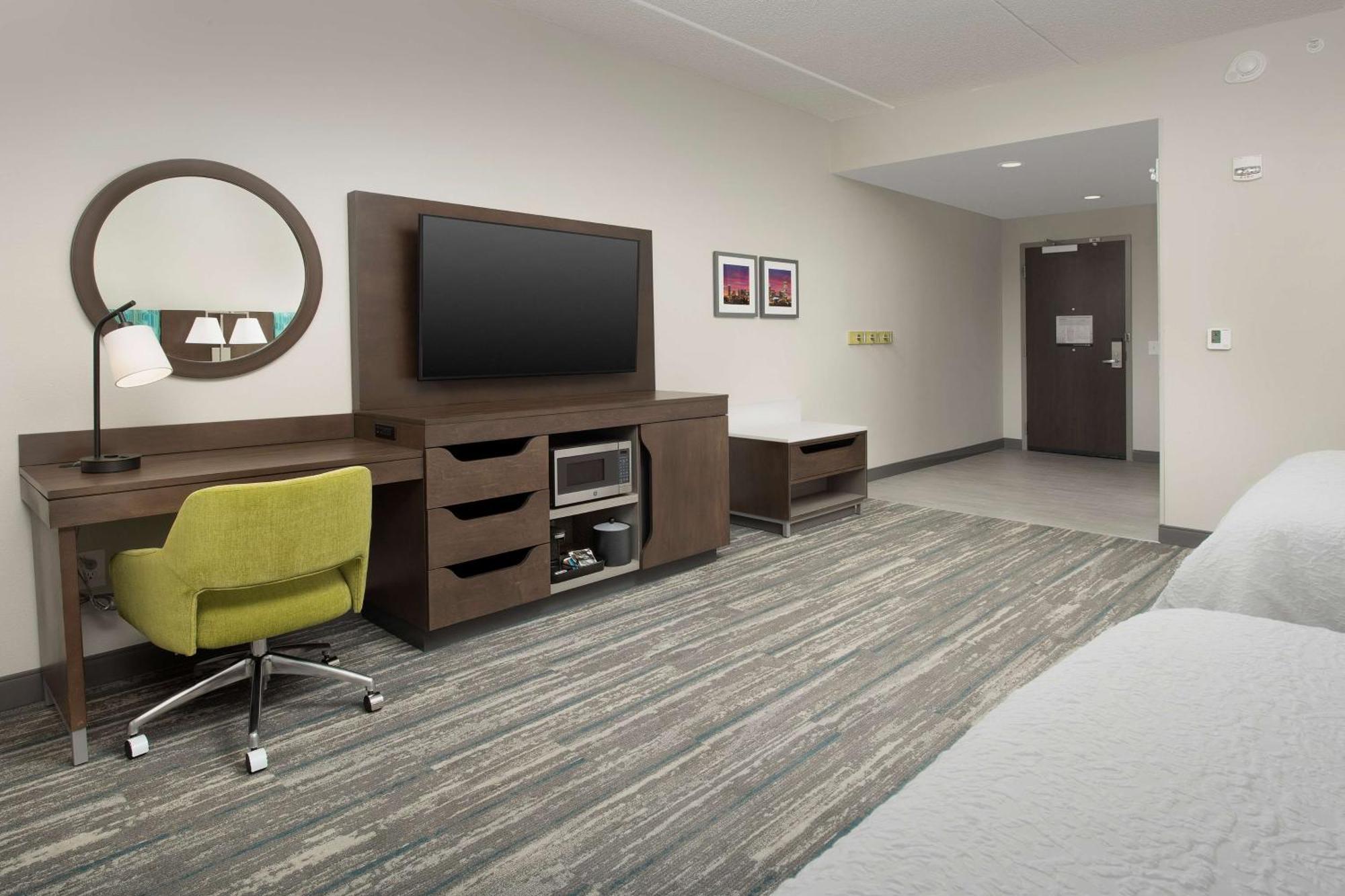 Hampton Inn & Suites Charlotte Airport Lake Pointe Bagian luar foto