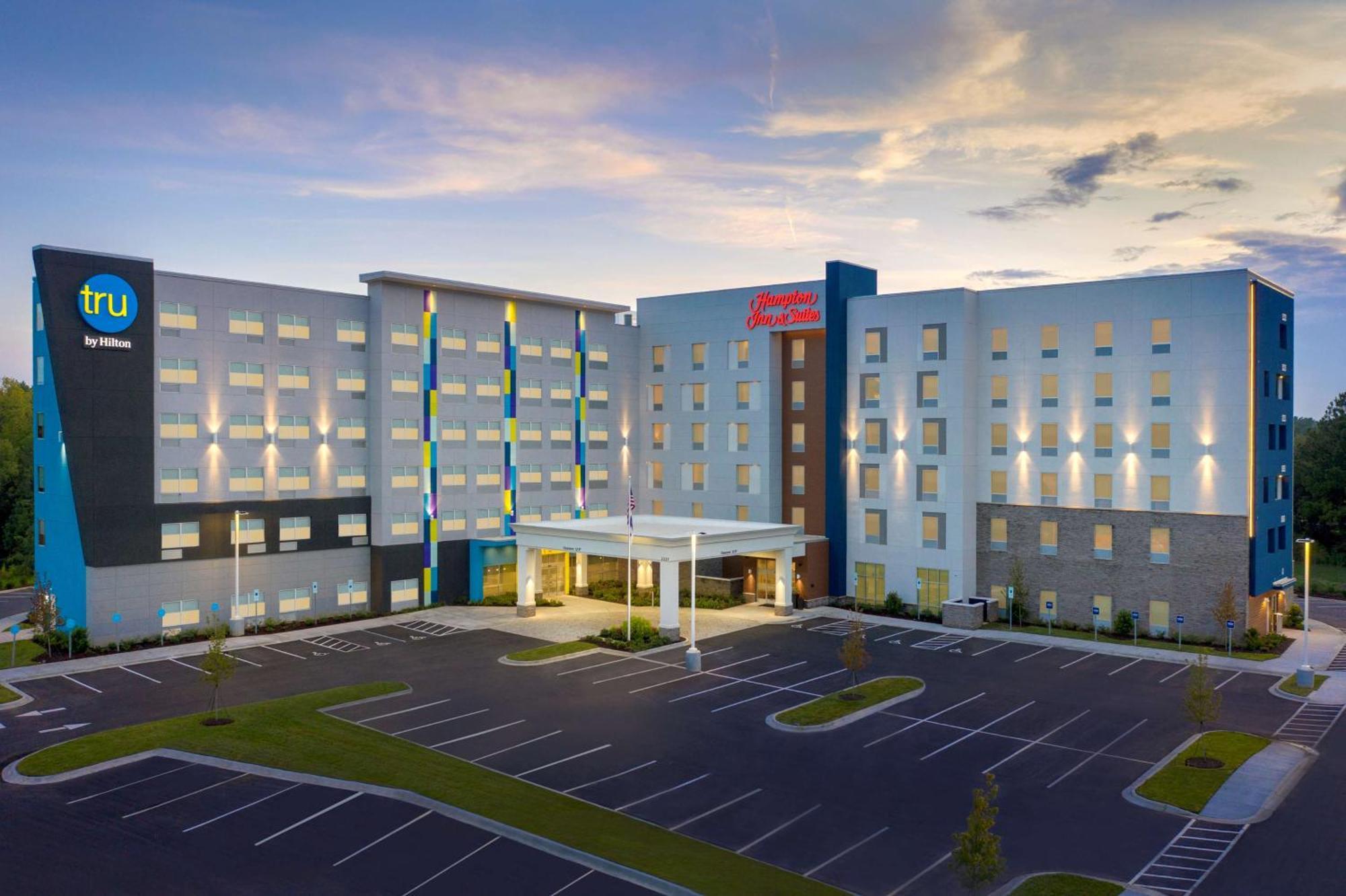 Hampton Inn & Suites Charlotte Airport Lake Pointe Bagian luar foto