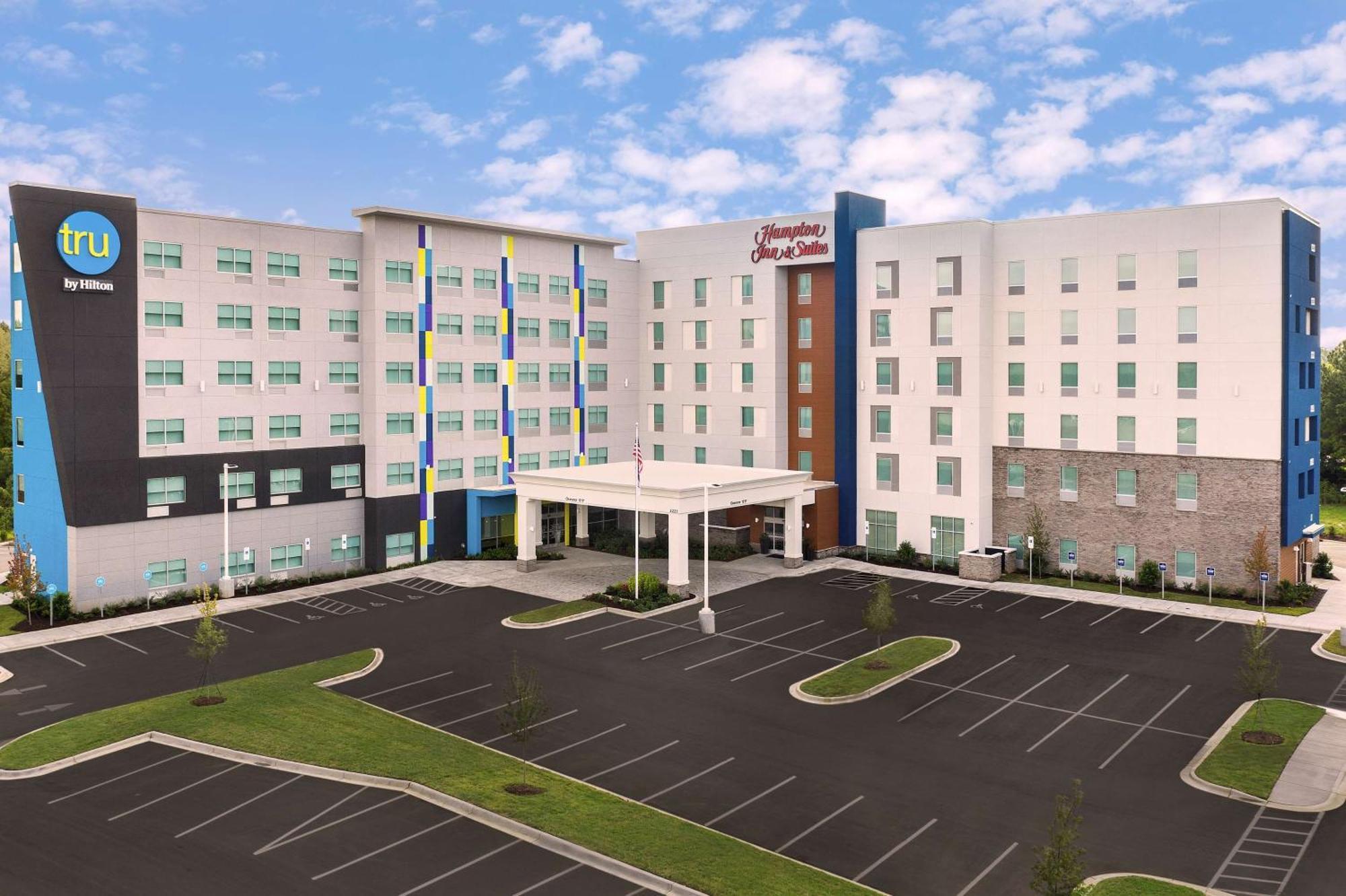 Hampton Inn & Suites Charlotte Airport Lake Pointe Bagian luar foto